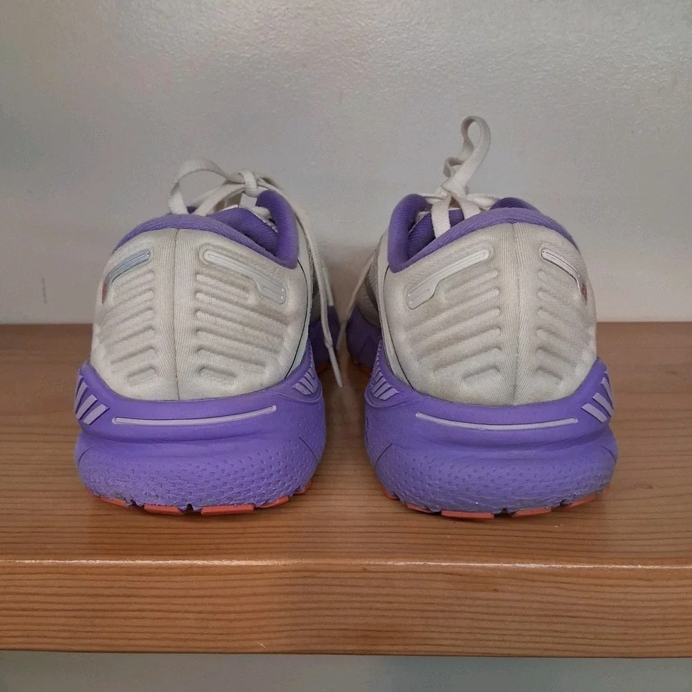 Brooks Adrenaline GTS 22 Running‎ Shoes Sneakers Women's Size 8 B